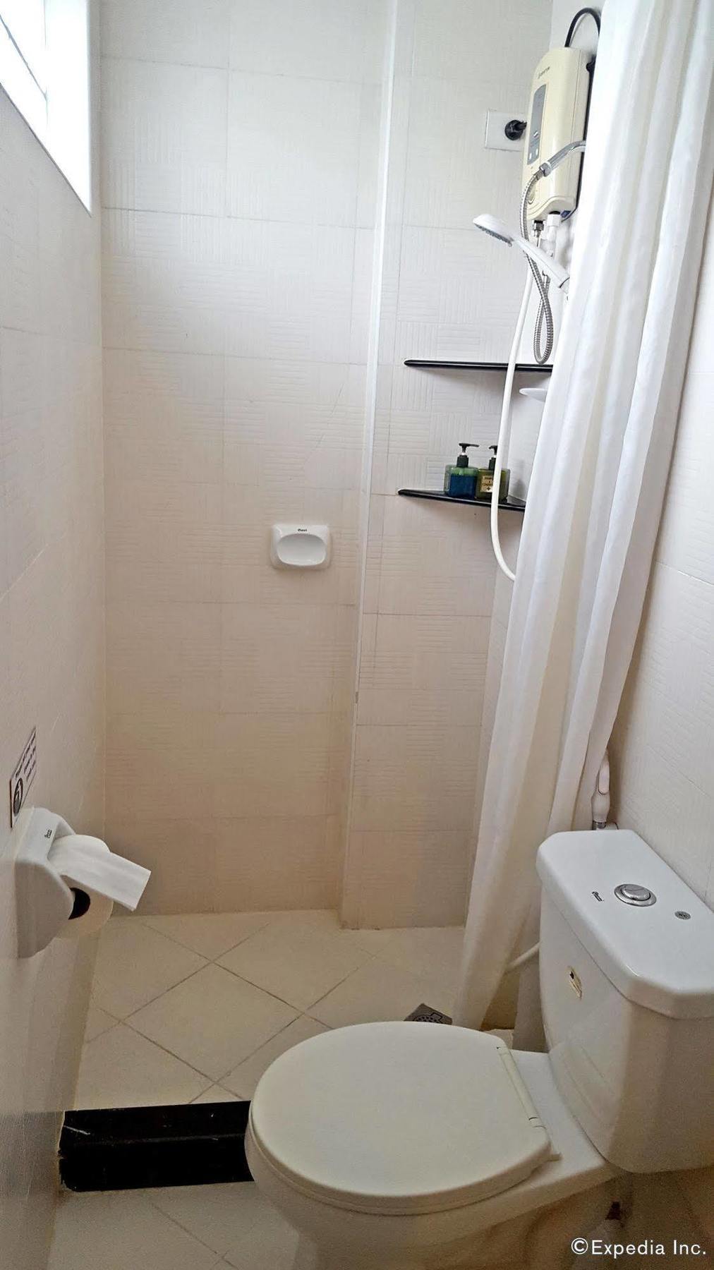 Avitel Hotel Makati City Esterno foto